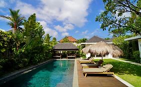 Chandra Bali Villas